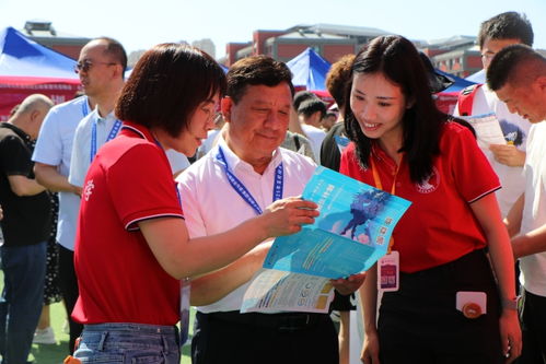 政策宣講與運(yùn)動健康齊頭并進(jìn) 新疆最大規(guī)模高校招生咨詢會順利舉辦